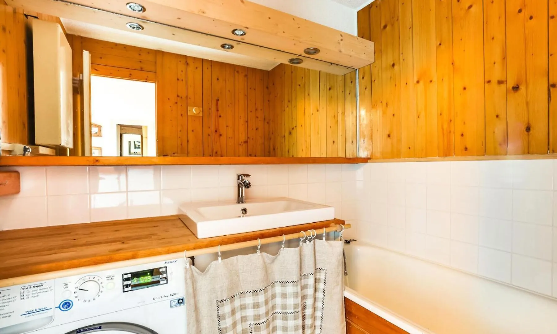 Residence Versant Sud - Agreable Appartement 2 Pieces 7 Personnes A Arc 1600 Dans Une Residence Avec Piscine Exterieure Proche Des Pistes Et Des Commerc Mae-1685 Les Arcs  Apartment Les Arcs (Savoie)